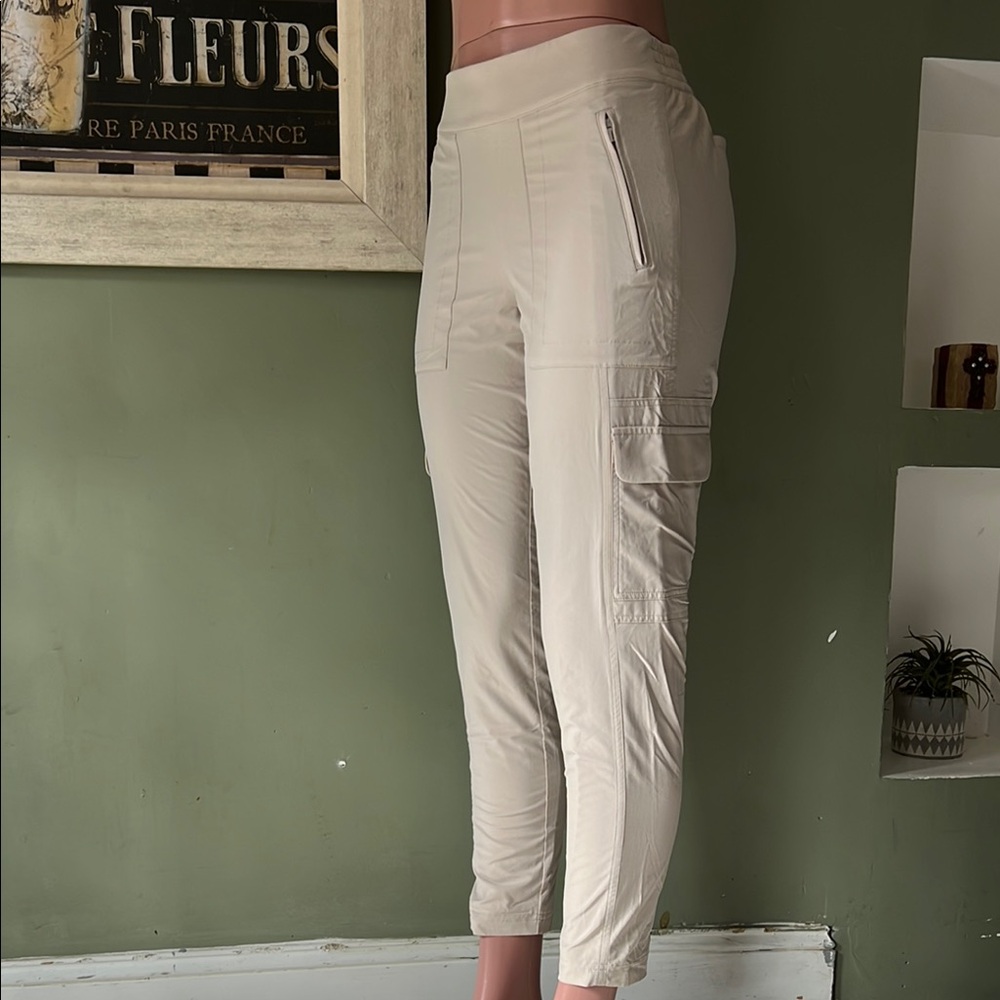Athleta Women's Cream Cargo Pants